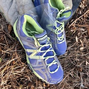New Balance running shoes w/cleats. NWT
